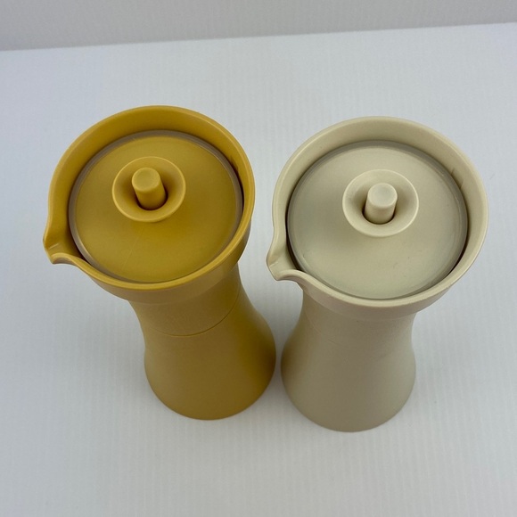 Vintage Tupperware Oil and Vinegar Set 8 ounce Dressing Cruets - Picture 2 of 11